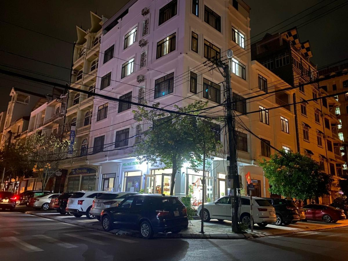 Nha Nghi Trung Hau Hotell Mong Cai Eksteriør bilde